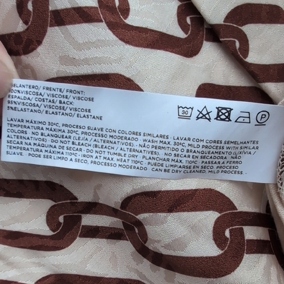 Chain Pattern Blouse in Cream and Brown - Picture 6 of 7